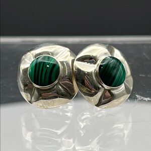 TF-26 Sterling Silver Malachite pierced stud earrings